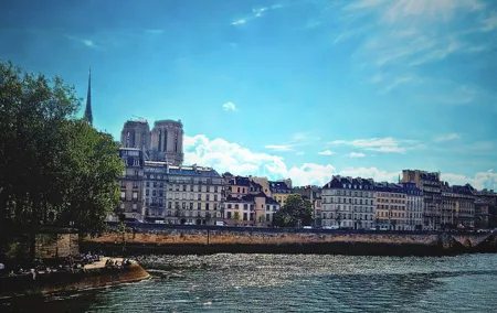 Time Travel on Ile de la Cité