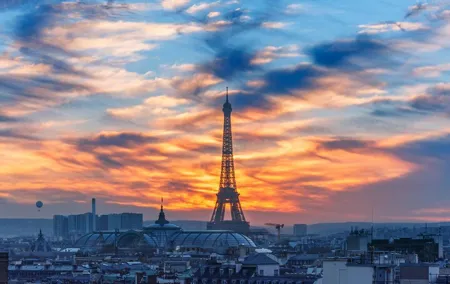 Paris Custom Private Day Tour with Vehicle and Guide