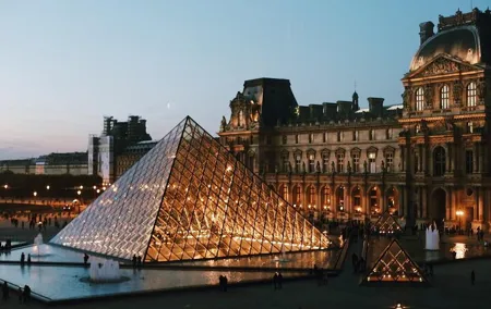 Louvre Museum Priority Access with Mona Lisa