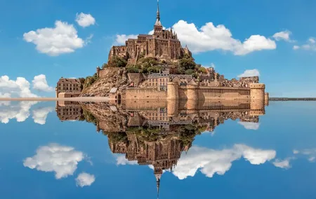 Mont Saint-Michel with Calvados Tasting Private Tour from Paris