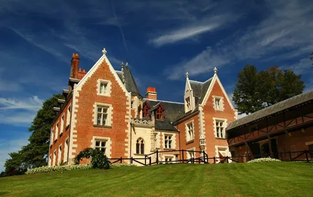 Private Full Day Tour to Loire Valley from Paris with Hotel Pick Up