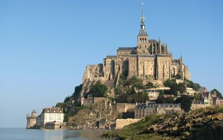 3 day Normandy and Brittany Loire Valley Private Trip from Paris
