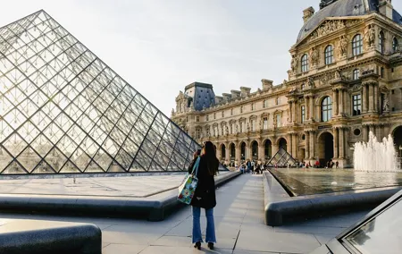 Louvre Museum with Private Transfers