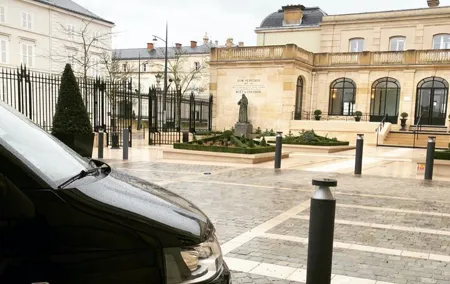 Private Transfer from the City of Paris to Reims or Épernay