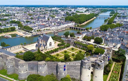 Private Transfer from Paris to Angers - Up to 7 people