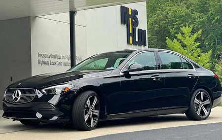 Round-Trip Private Transfer Paris CDG or ORY to Rouen City by Business Car