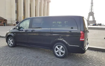 Private Chauffeur from Paris to Charles De Gaulle Airport