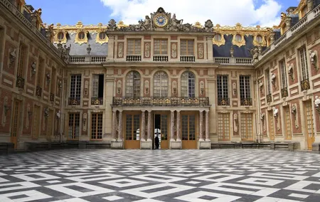 Palace of Versailles & Giverny Audio Guide Tour with Pickup and Drop Off