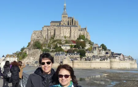 Day-trip with personal guide in Mont Saint-Michel from Paris with private car
