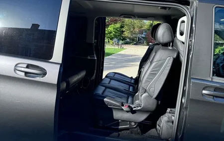 Private Transfer Between Paris and Disneyland