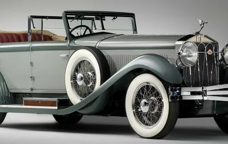 Private Vintage Car with "Montmartre"area in Paris &CDG Transfers