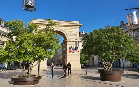 3 Hour Private Tour of Dijon - with CDG Airport Transfer