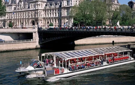 6-Hour River Cruise with Marais Montmartre St Germain des Pres Visit