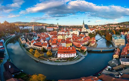 Private Driver from Prague to Vienna with a Stop in Cesky Krumlov