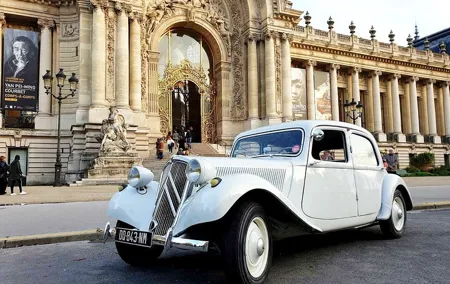 Half Day Tour Throughout Paris in Vintage Car & Crazy Horse