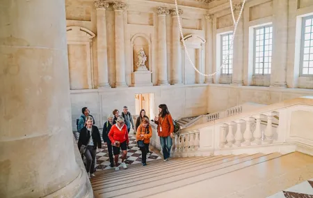 Private Versailles Palace and Garden with Van Transfer from Paris