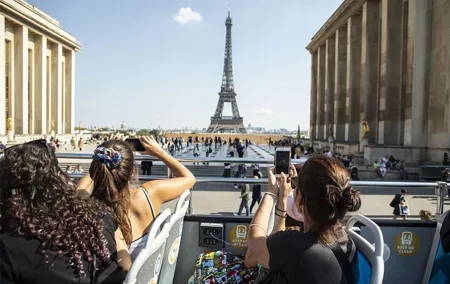 Paris private Open deck bus with cruise and louvre with Pick up