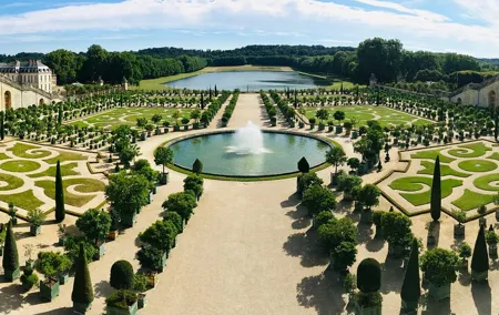 Paris 7 Hours Private Tour with Versailles and professional photoshoot