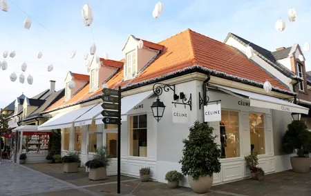 Private Shopping Tour from Paris hotels to La Vallee Village