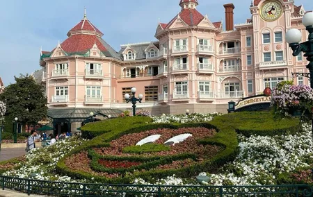 Private Transfer Charles de Gaulle Airport CDG to Disney Paris