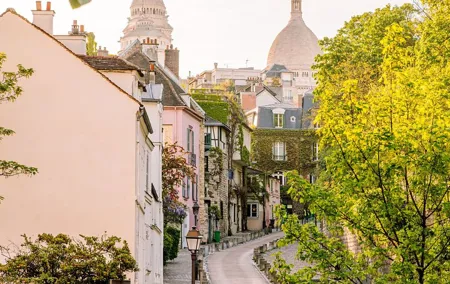 A journey through time in the artists' district of Montmartre