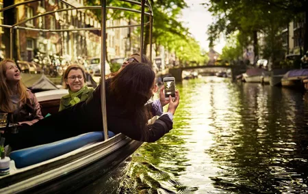 Amsterdam 90-min Private Canal Cruise with Live Guide and Drinks