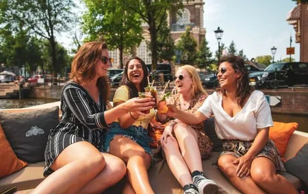 Amsterdam Private Boat Tour with Unlimited Drinks