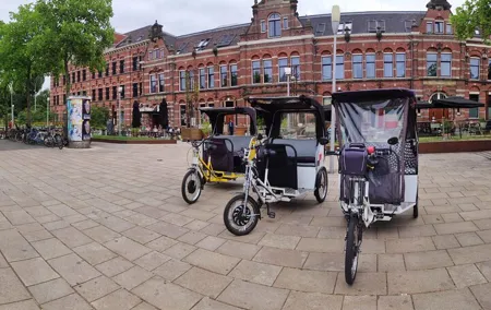 2 hours Amsterdam City Tour in Pedicab