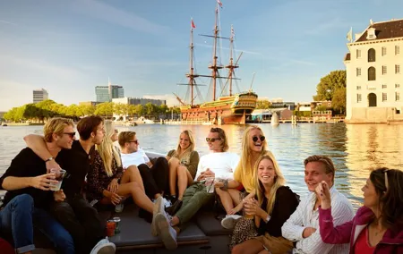 Amsterdam Private BBQ and Drinks Cruise With Onboard Chef