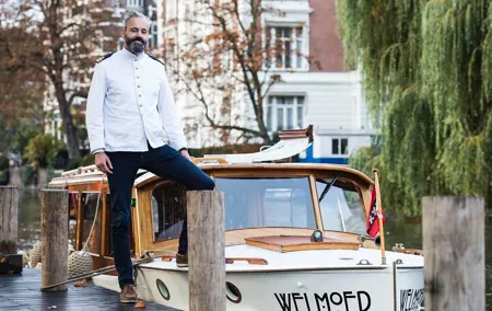 Private Champagne Canal Cruise in Amsterdam