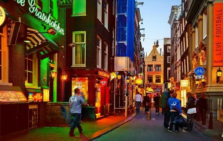 Private Amsterdam Red Light District and Food Tour