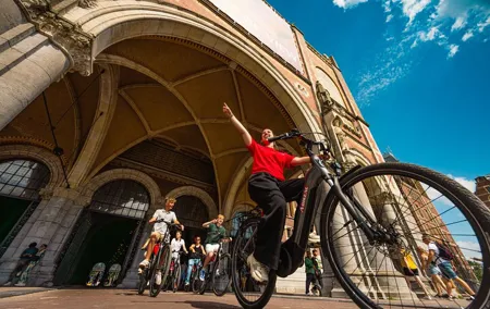 Amsterdam: E-Bike Sightseeing Tour