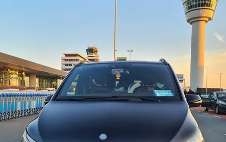Private Airport Transfer to or from Schiphol Airport