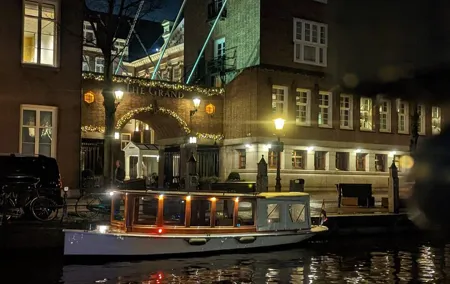 Amsterdam Light Festival Private Cruise With Welcome Drink