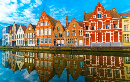 Private transfer from Amsterdam to Bruges, 2h Stop in Antwerp