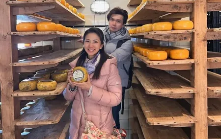 Private Amsterdam Group Day Trip to Windmills Cheese and Clogs