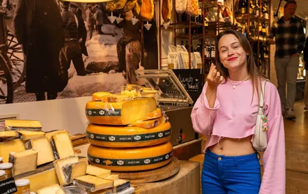 Amsterdam Private Food & Drinks Tour by UNESCO Canals & Jordaan