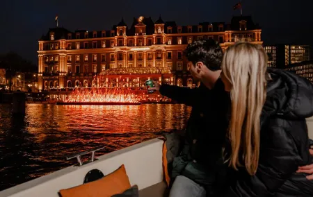 Amsterdam Light Festival: Canal Cruise Luxury Boat All-In Option
