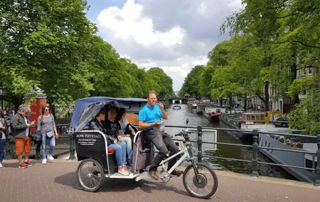 1,5 hours Amsterdam Rickshaw Tour