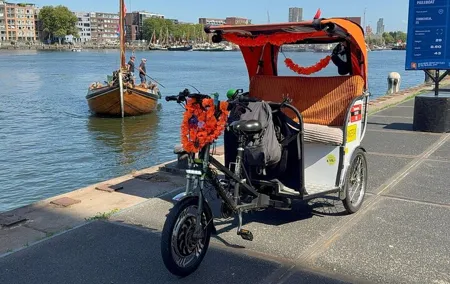 Amsterdam Private Guided Pedicab and Rickshaw Highlights Tour