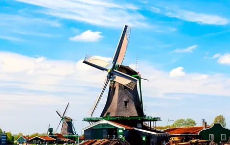 Amsterdam: Windmills, Cheese and Volendam Tour with Video Guide