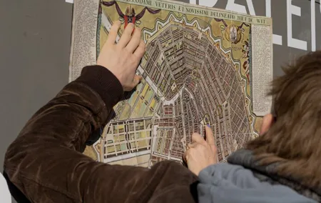 Amsterdam Walking Tour: Urban Legends & History with local guide
