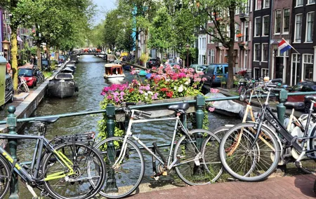 Cursed Houses of Jordaan: Self-Guided Mystery Walk in Amsterdam