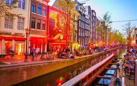 Self-Guided Red Light District Amsterdam Photography Tour