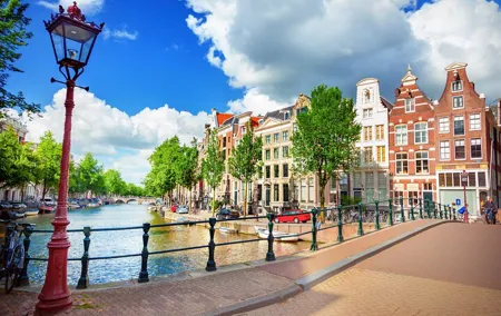 Amsterdam Scavenger Hunt and Highlights Self-Guided Tour