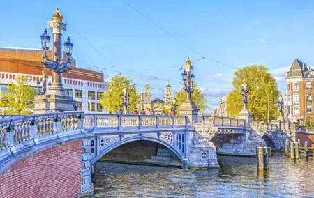 Romantic Amsterdam: Fairytale or Tragedy? Self-Guided PuzzleQuest