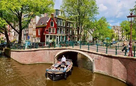 Amsterdam Private Canal Cruise – 90 Minutes through the Old City