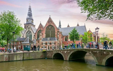 Amsterdam Red Light District Treasure: Self-Guided Tour & Quest