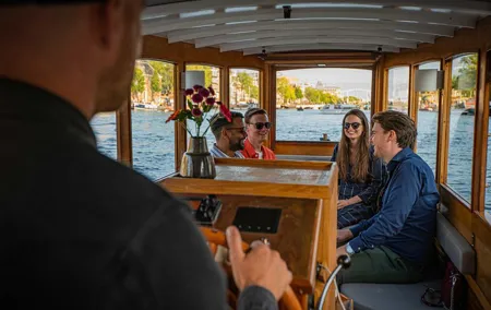 Private Boat Tours Amsterdam & welcome drink Amsterdam canals
