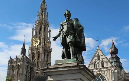 Private Sightseeing tour to Antwerp and Brussels from Amsterdam